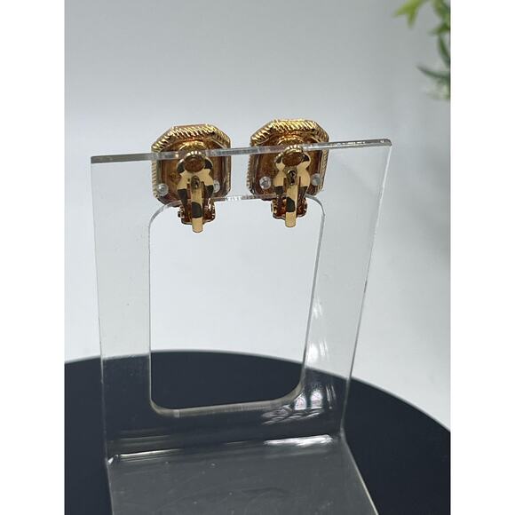 Swarovski Swan Small Signed Fuchsia Pink Crystal Rectangular Clip on Earrings - Picture 8 of 16